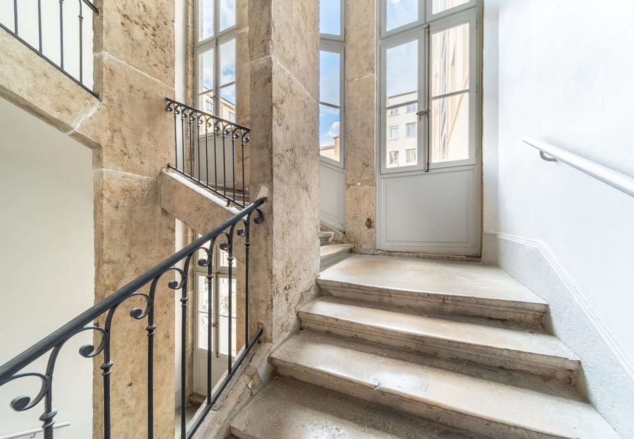 Appartement à Lyon - Smartstay - Suites Opéra Barbara 3BDS/8PAX