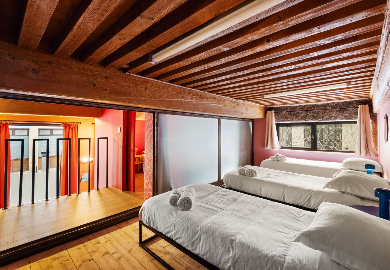 Appartement à Lyon - SmartStay Bird Family - X Rousse 